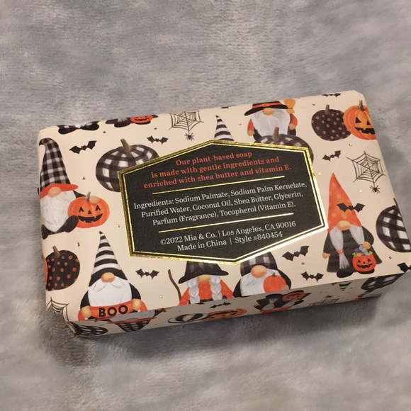Halloween Pumpkin Scented Carmel Pumpkin Luxury Hand Soap Bar by Mia & Co. NWT - Picture 8 of 12